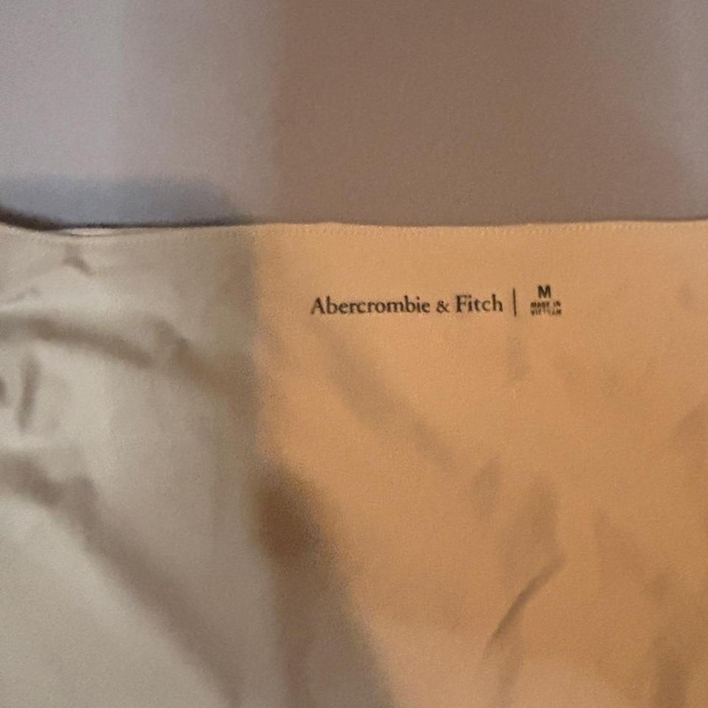 Abercrombie and fitch tuckable tee - Picture 2 of 3